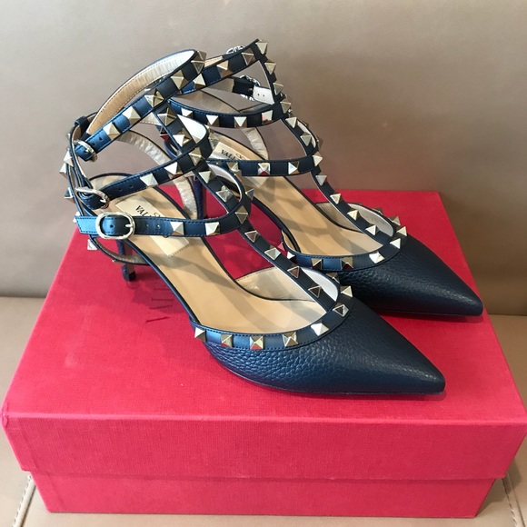 Valentino Shoes - Valentino Rockstud Kitten Heel Pumps ! 38.5–8 US !